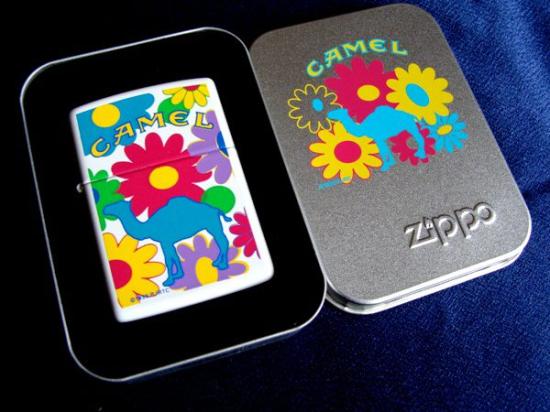 Zapaľovač Zippo Camel Flower Power