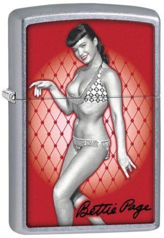 Zapaľovač Zippo Bettie Page 29441